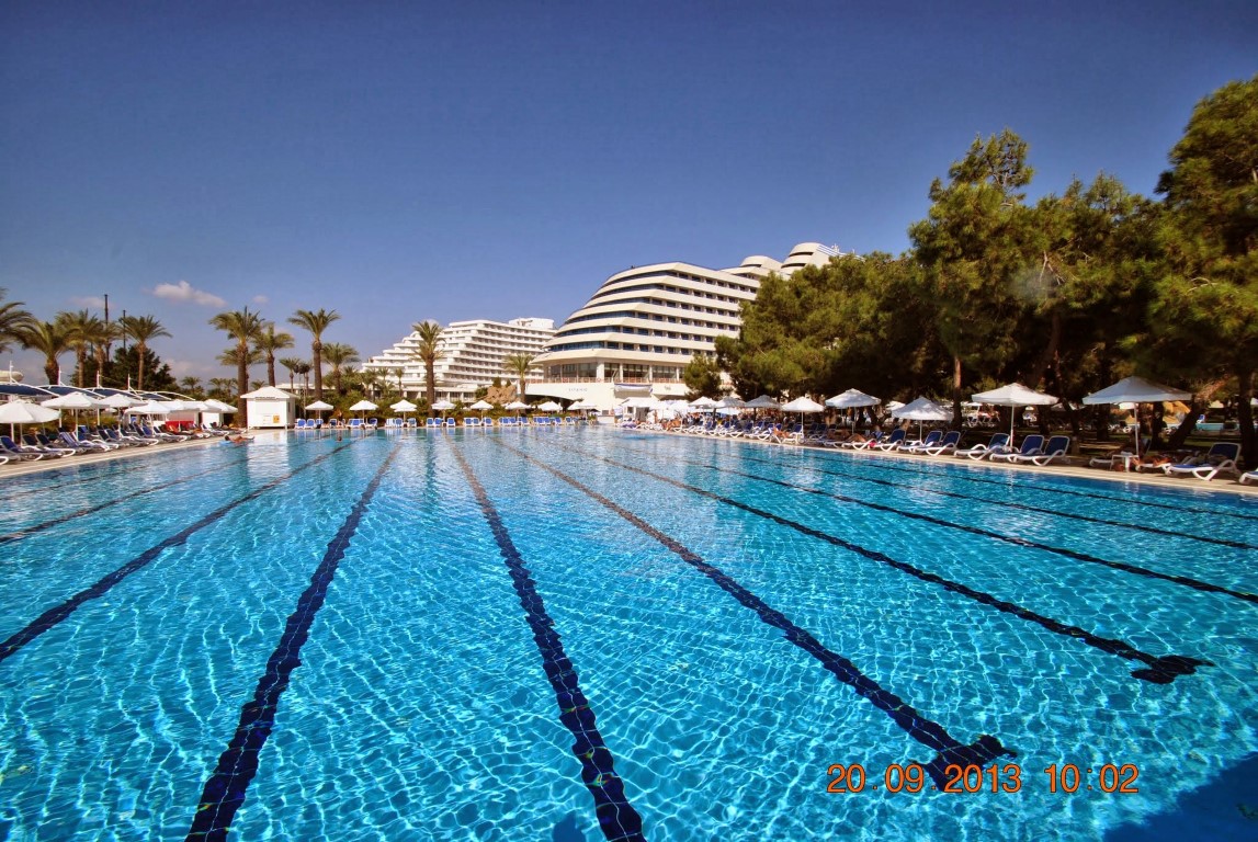 imagini hotel TITANIC LARA